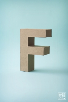 F de cartón kraft